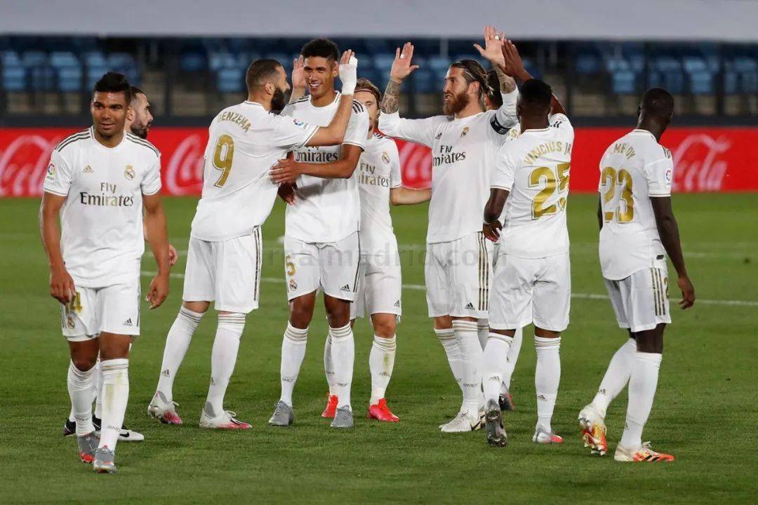 2026澳网亚太区外卡赛男单第一轮：布云朝克特战胜对手晋级8强