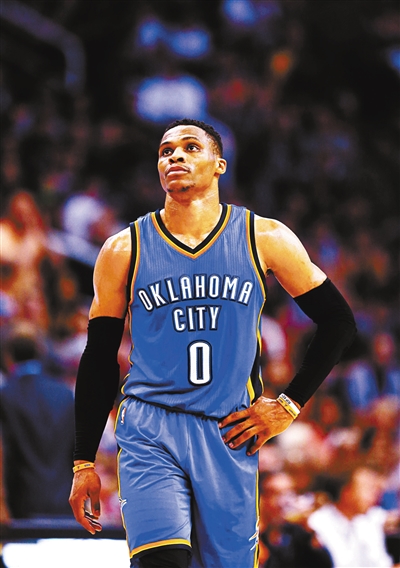 追梦谈扣篮大赛：现在让一些不在NBA的人来扣，这太逆天了（追梦评扣篮大赛：竟让非NBA球员参赛，太离谱了）