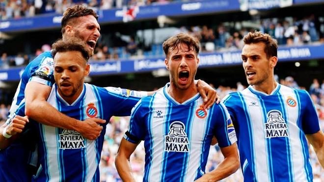 弗法纳：埃斯特旺还很年轻，但他非常出色，天赋惊人（弗法纳：埃斯特旺年少却实力非凡，天赋异禀）