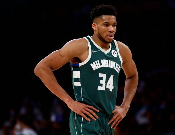 成都蓉城祝贺铜梁龙冲超：期待我们明年中超赛场见（成都蓉城恭贺铜梁龙成功冲超，期待明年中超赛场相见）