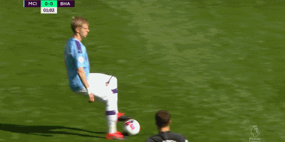 欧冠赛场精彩瞬间：巴萨2-0战胜国际米兰,（欧冠名场面：巴萨2-0力克国际米兰）