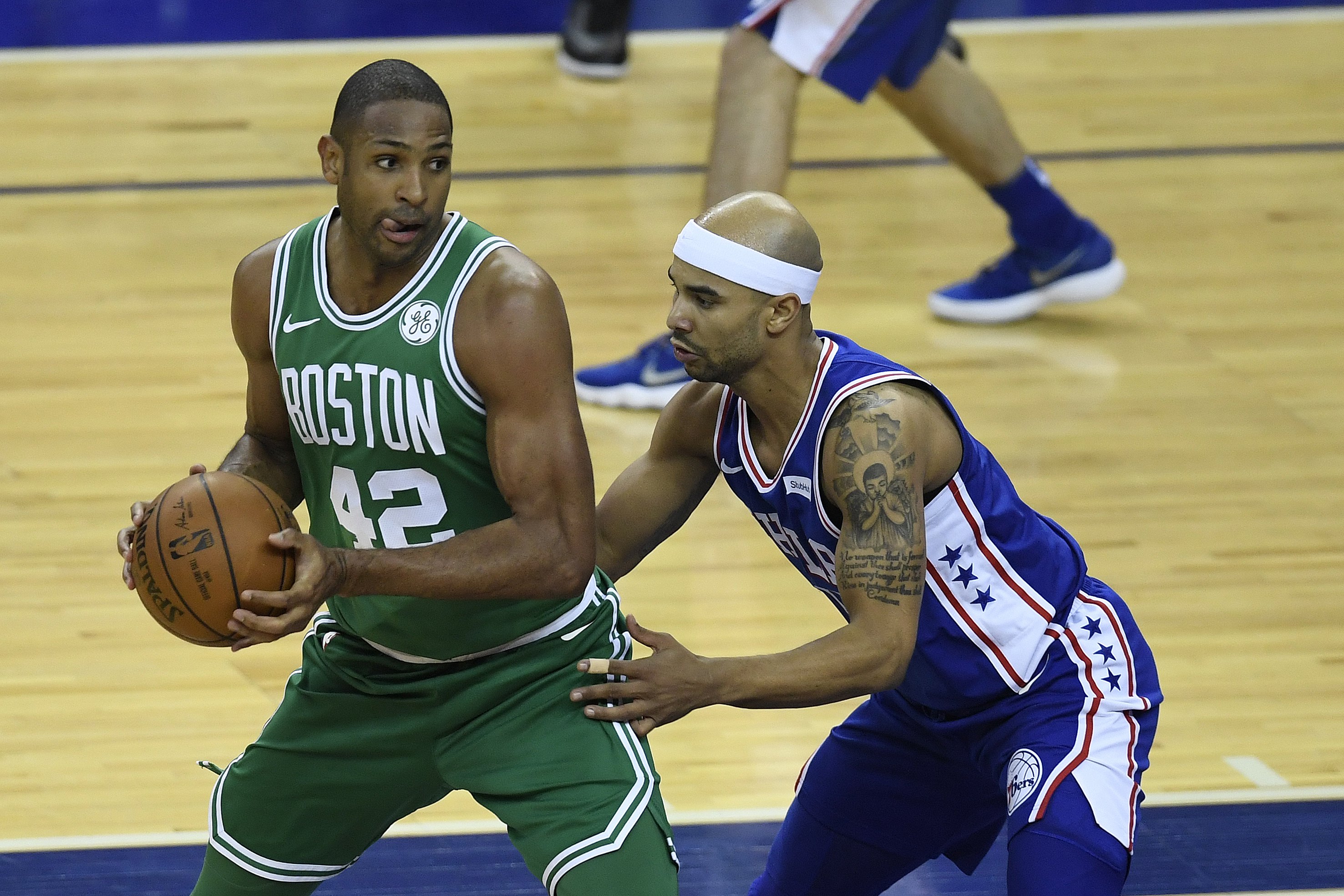 35岁之后25+次数：库里达成100次里程碑，詹姆斯领跑（35岁后25+次数榜：库里破百里程碑，詹姆斯继续领跑）