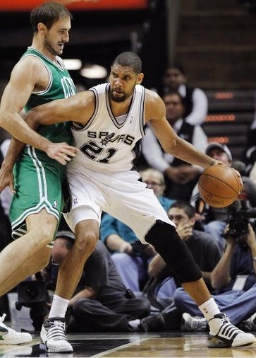 梅西亮相引发全球关注（梅西亮相掀起全球热议）